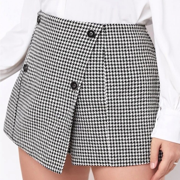 Black and White Houndstooth Wrap Skort with Faux Button Details NWOT - Picture 3 of 15